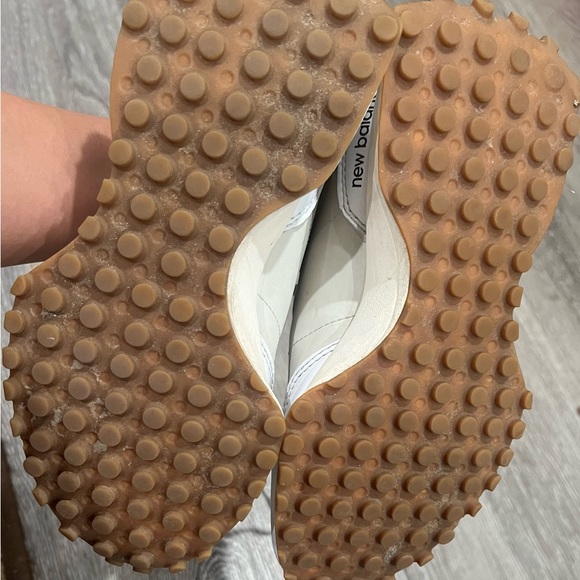 New Balance Women's 327 ‘Moonbeam Gum’ Classic Trainer Sneakers, 5.5 Medium US - Picture 5 of 8